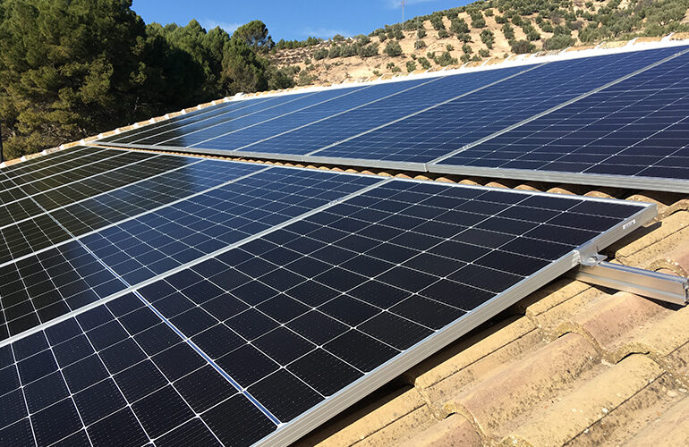 Soluciones energéticas: Placas Solares en Málaga instalados por Electracasado